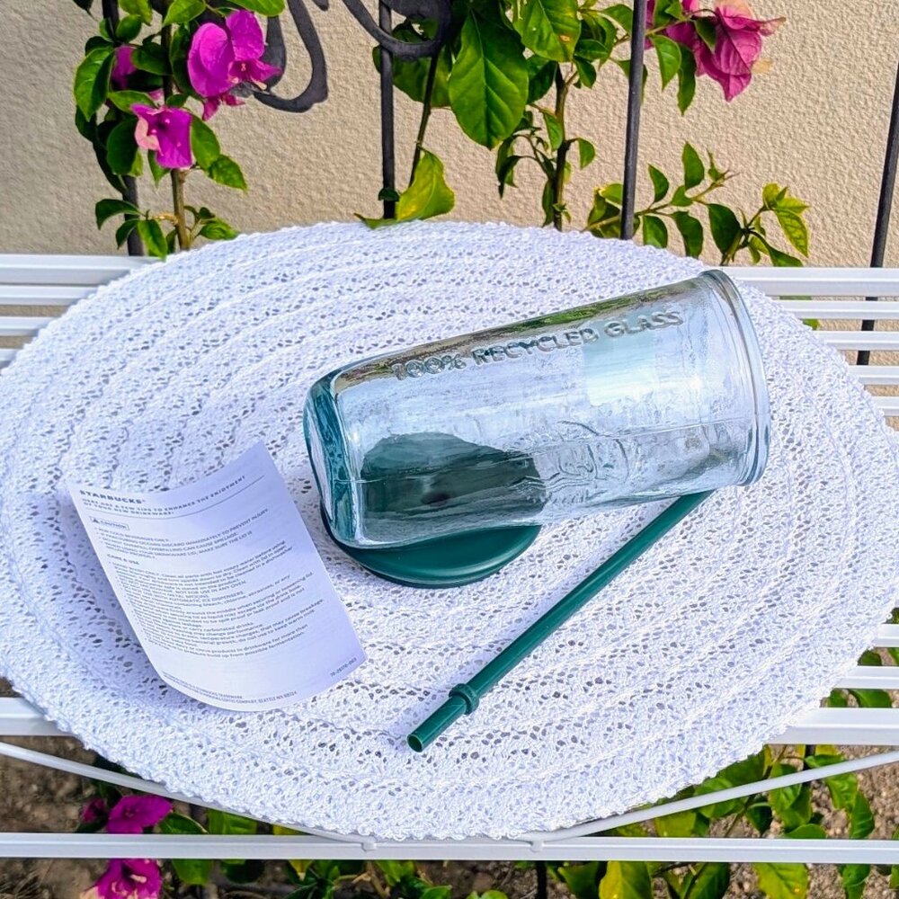 NWT💚Starbucks 2026 Green Core Triangle Recycled Glass Cold Cup Tumbler - Picture 3 of 8